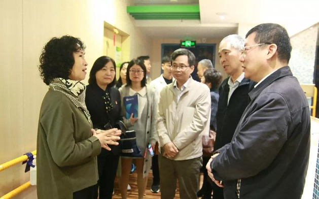 中國國際經濟交流中心黨委副書記、信息部部長姜春力一行蒞臨晚晴養老調研指導